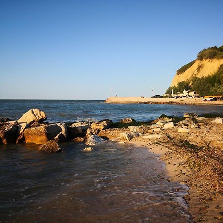Residence Baia Vallugola Castel di Mezzo エクステリア 写真