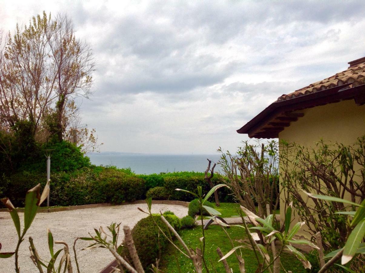 Residence Baia Vallugola Castel di Mezzo エクステリア 写真