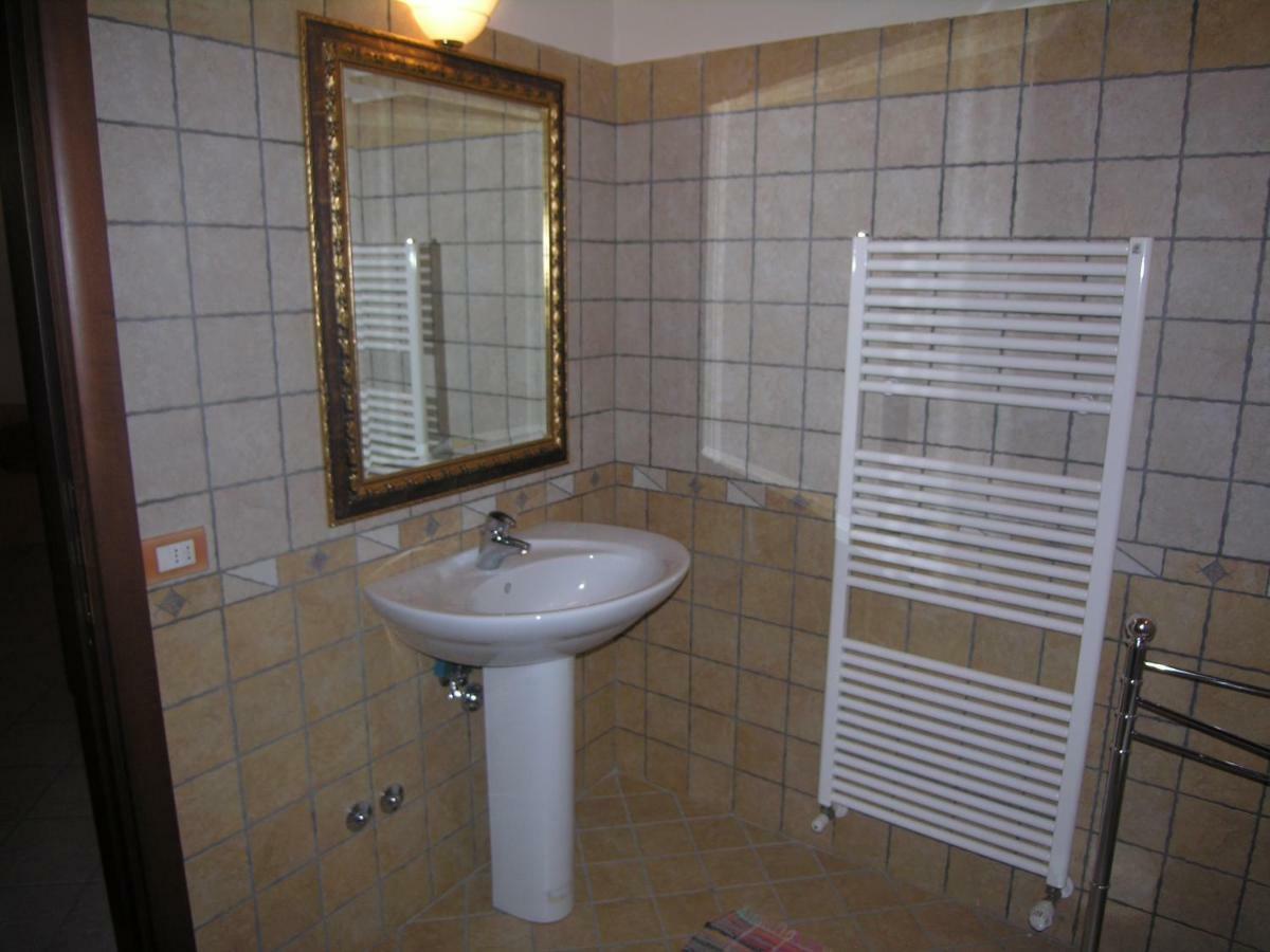 Residence Baia Vallugola Castel di Mezzo エクステリア 写真