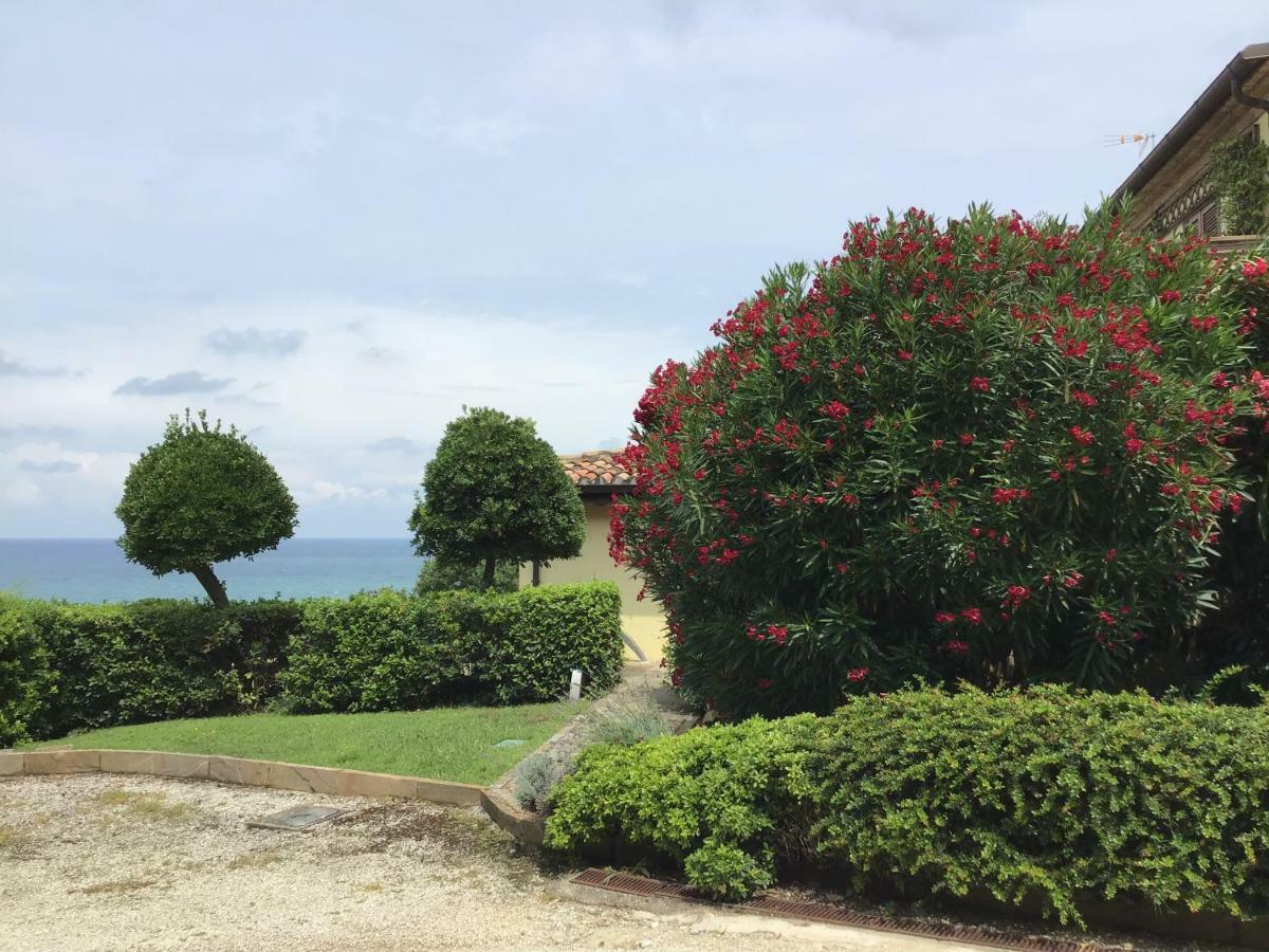Residence Baia Vallugola Castel di Mezzo エクステリア 写真