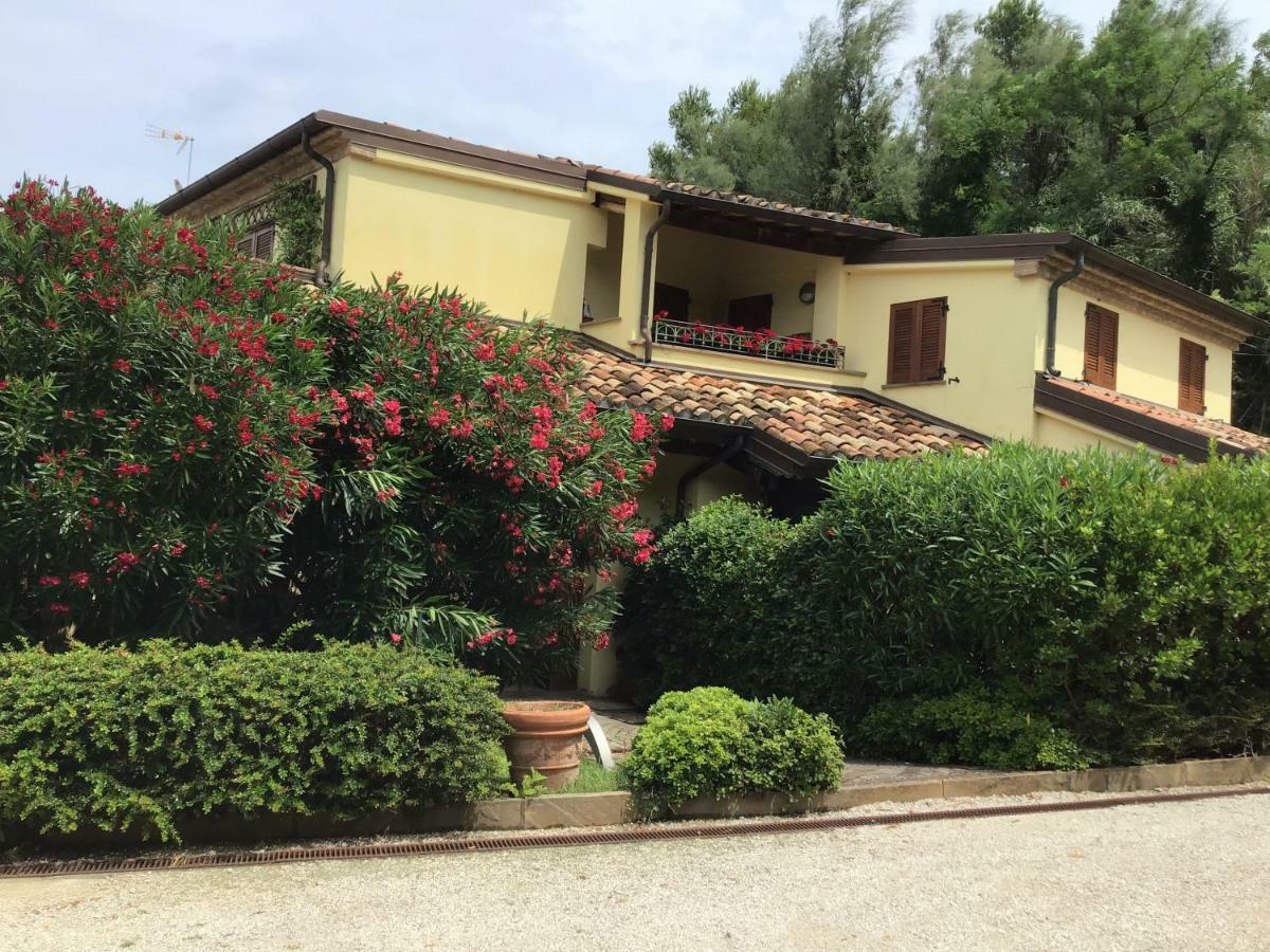 Residence Baia Vallugola Castel di Mezzo エクステリア 写真